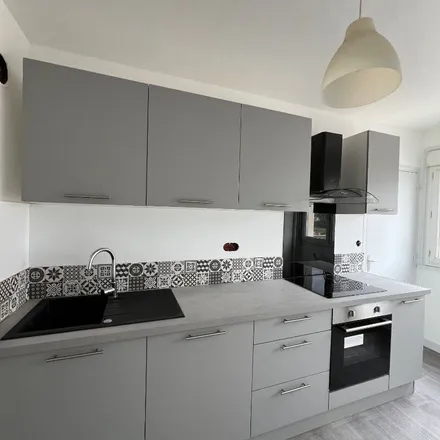 Rent this 2 bed apartment on 7 Rue Ledru Rollin in 42120 Le Coteau, France