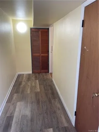 Image 3 - 3929 Hill Avenue, New York, NY 10466, USA - House for rent