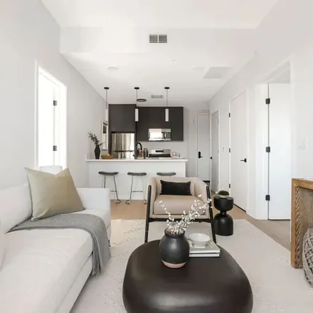 Image 4 - 2912 James M Wood Boulevard, Los Angeles, CA 90006, USA - Apartment for rent