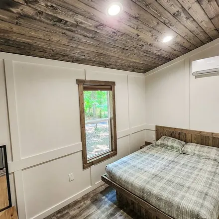 Rent this 1 bed house on Guntersville