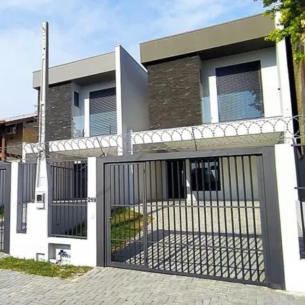Buy this 3 bed house on Rua Canela in Ouro Branco, Novo Hamburgo - RS