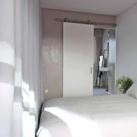 Rent this 1 bed apartment on Rua de Castro Portugal in 4400-086 Vila Nova de Gaia, Portugal