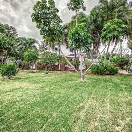 Image 4 - 1933 North Lake Howard Drive, Winter Haven, FL 33881, USA - House for sale