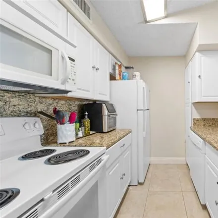 Buy this 1 bed condo on unnamed road in Davie, FL 33314