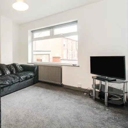 Rent this 4 bed townhouse on 14-22 Canterbury Drive in Leeds, LS6 3HA