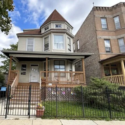 Buy this 6 bed house on 843 North Waller Avenue in Chicago, IL 60651