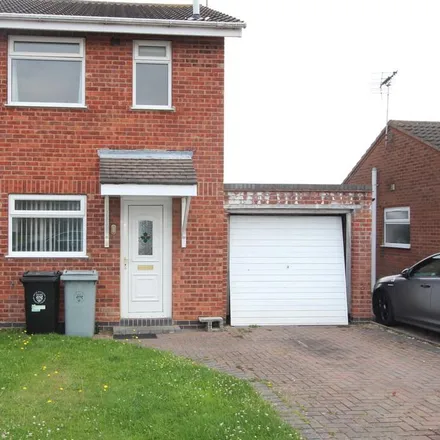 Rent this 2 bed duplex on Sandringham Drive in South Kesteven, NG31 9UD