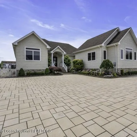 Image 2 - 268 Curtis Point Drive, South Mantoloking Beach, Brick Township, NJ 08738, USA - House for sale