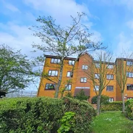 Buy this 1 bed apartment on Railway Depot in London, SE6 1LB