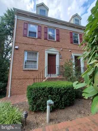 Rent this 3 bed townhouse on 726 North Vermont Street in Brandon Village, Arlington