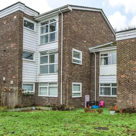 Buy this 2 bed apartment on Daisy Bank path in Abingdon, OX14 3NA