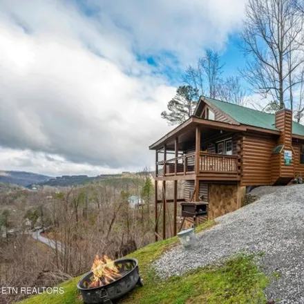 Image 3 - 532 Parsons Branch Way, Gatlinburg, TN 37738, USA - House for sale