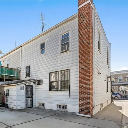 Image 3 - 1765 64th Street, New York, NY 11204, USA - House for sale