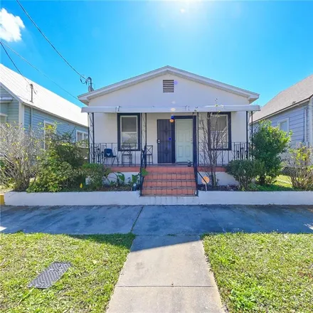 Buy this 3 bed house on 2336 West Walnut Street in Tampa, FL 33607