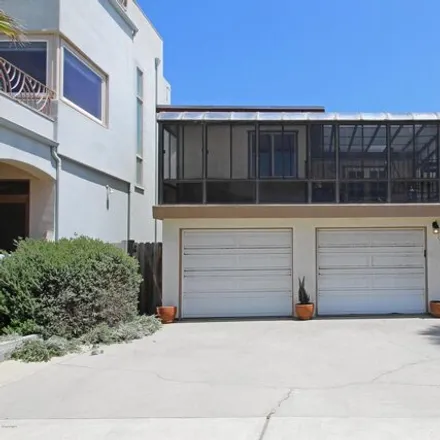 Rent this 4 bed house on 152 Bardsdale Avenue in Hollywood by the Sea, Ventura County