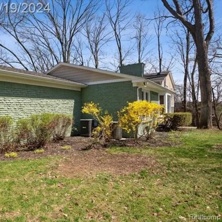 Image 7 - 745 Hawthorne Dr, Michigan, 48304 - House for sale