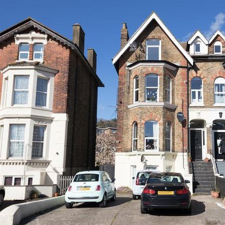 Rent this 2 bed apartment on East Kent College in Maison Dieu Road, Dover CT16 1DH