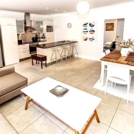 Image 2 - Vagabond Kitchens, Regent Road, Cape Town Ward 54, Cape Town, 8005, South Africa - Apartment for rent