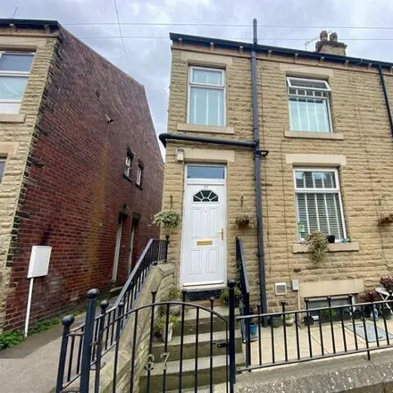 Buy this 1 bed townhouse on Calder Road in Dewsbury, WF13 3JS