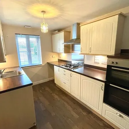 Rent this 3 bed townhouse on Birch Rock Road in Pontarddulais, SA4 8JB