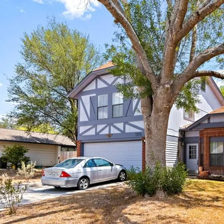 Image 2 - 329 Cypress Way Drive, San Antonio, TX 78245, USA - House for sale