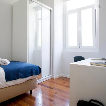 Rent this 21 bed room on Students Experience in Rua Filipe Folque 35, 1050-111 Lisbon