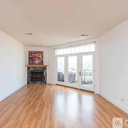Rent this 2 bed condo on 4150 N Kenmore Ave