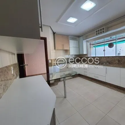 Buy this 4 bed house on Rua Joaquim Cláudio Fernandes in Jardim Karaíba, Uberlândia - MG