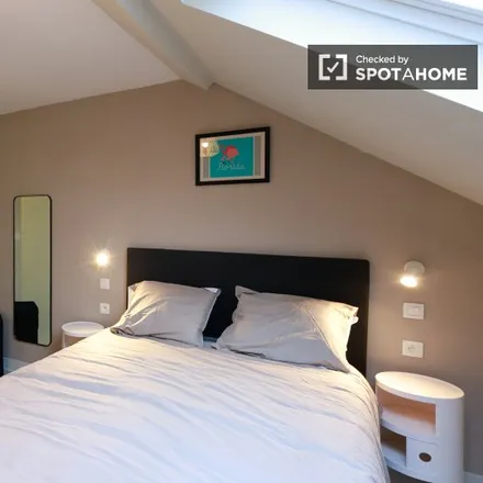 Rent this 9 bed room on LX46 in Rue Marie de Bourgogne - Maria van Bourgondiëstraat, 1000 Brussels