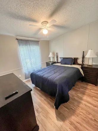 Image 3 - FL, US - Room for rent