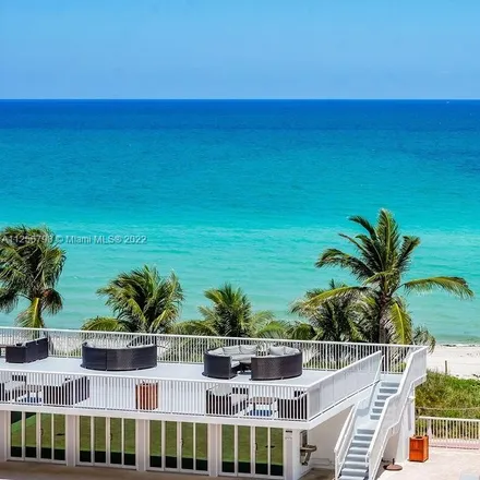 Image 3 - The Carriage House, 5401 Collins Avenue, Miami Beach, FL 33140, USA - Condo for rent