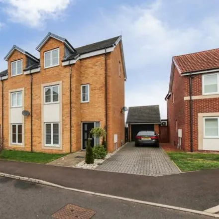 Buy this 3 bed townhouse on Coppice Place in Holystone, NE12 9DA