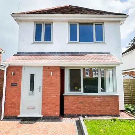 Buy this 3 bed house on Hillcrest in Lansdowne Walk, Worcester