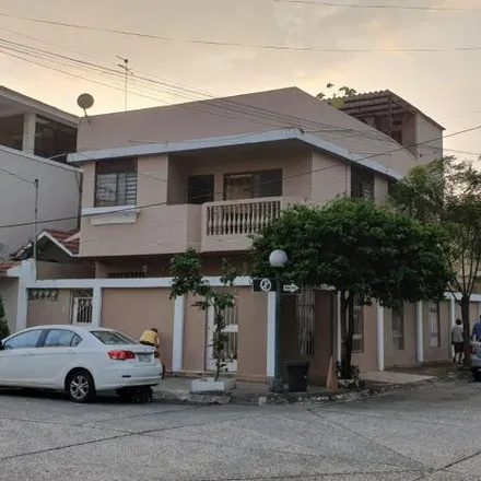 Image 2 - UPC, 4 Pasaje 8 NO, 090501, Guayaquil, Ecuador - House for sale