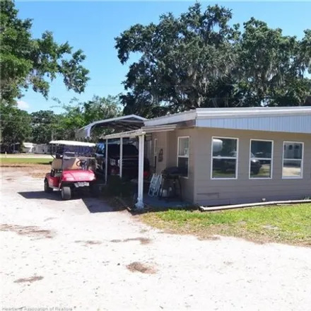 Buy this studio apartment on Henderson Road in Highlands County, FL