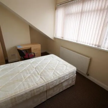 Image 4 - Back Hessle Mount, Leeds, LS6 1ER, United Kingdom - Townhouse for rent