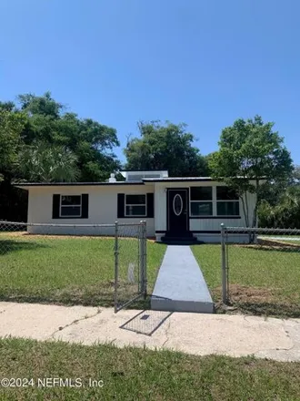 Buy this 3 bed house on 304 South 19th Street in Palatka, FL 32177