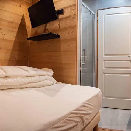 Rent this 6 bed apartment on 38860 Les Deux Alpes
