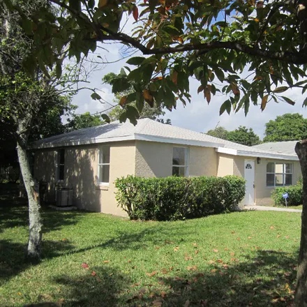 Rent this 3 bed house on 228 NW 14th Ave in Delray Beach, FL 33444