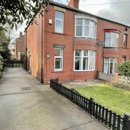 Rent this 3 bed duplex on Queens Drive/Huddersfield Road in Queens Drive, Barnsley