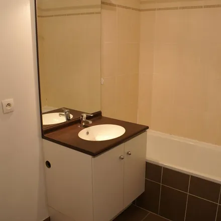 Rent this 2 bed apartment on 130 Rue de l'Oradou in 63000 Clermont-Ferrand, France