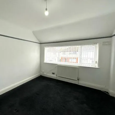 Image 9 - Parkfield Avenue, Sefton, L30 1PG, United Kingdom - Duplex for rent