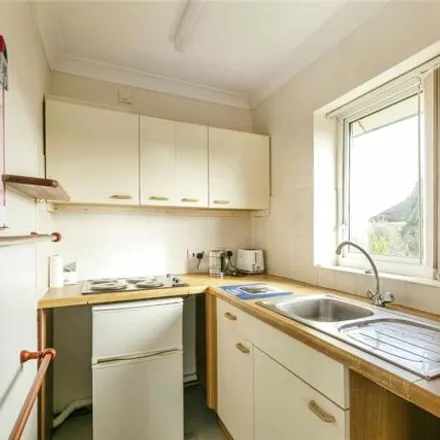 Image 5 - Sunnyhill Court, Sunny Hill Road, Bournemouth, Christchurch and Poole, BH12 2DH, United Kingdom - Apartment for sale