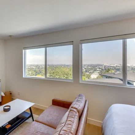 Rent this studio apartment on Los Angeles in CA, 91604