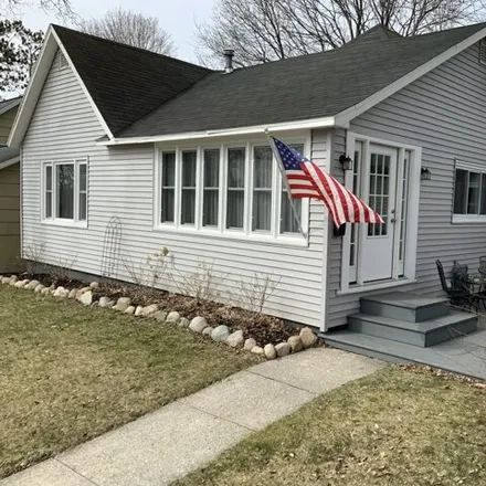 Buy this 2 bed house on 439 Howard Street in Cadillac, MI 49601