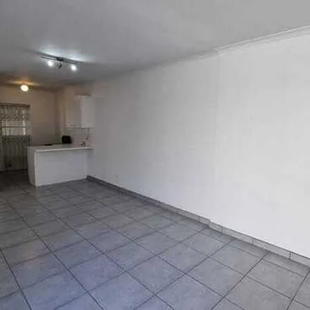 Image 6 - Sherwood Avenue, Kenilworth, Cape Town, 7708, South Africa - Apartment for rent