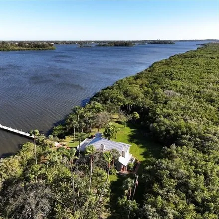 Image 2 - 1959 Quay Dock Road, Winter Beach, Indian River County, FL 32967, USA - House for sale