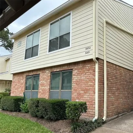 Rent this 2 bed condo on unnamed road in Harris County, TX 77069