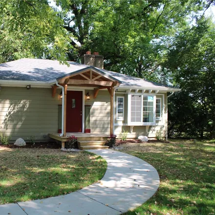 Buy this 3 bed house on 718 North 3rd Street in Elsberry, Lincoln County