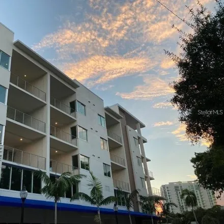 Rent this 2 bed condo on 1304 4th Street in Sarasota, FL 34236